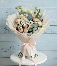 Букет цветов из:  Розы и Лизиантусы в Обозерском