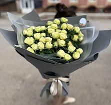 Букет Белые кустовые розы Солинеро в Обозерском