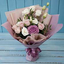 Букет цветов из:  Розы и Лизиантусы в Обозерском