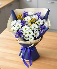 Букет цветов из:  Розы, Ирисы и Хризантемы в Обозерском