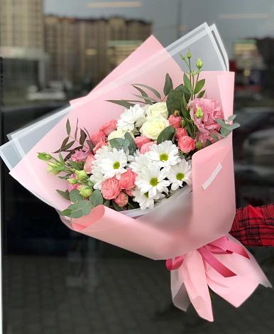 Букет цветов из: Розы, Лизиантусы и Хризантемы в Обозерском