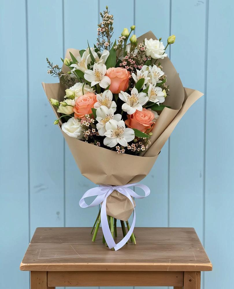 Букет цветов из: Альстромерии, Лизиантусы, Розы и Хризантемы в Обозерском