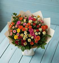 Букет Микс из разноцветных кустовых роз в Обозерском