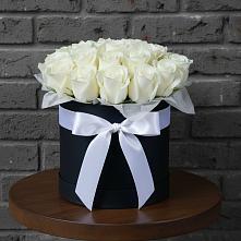 Цветочная композиция из Розы в шляпной коробке в Обозерском